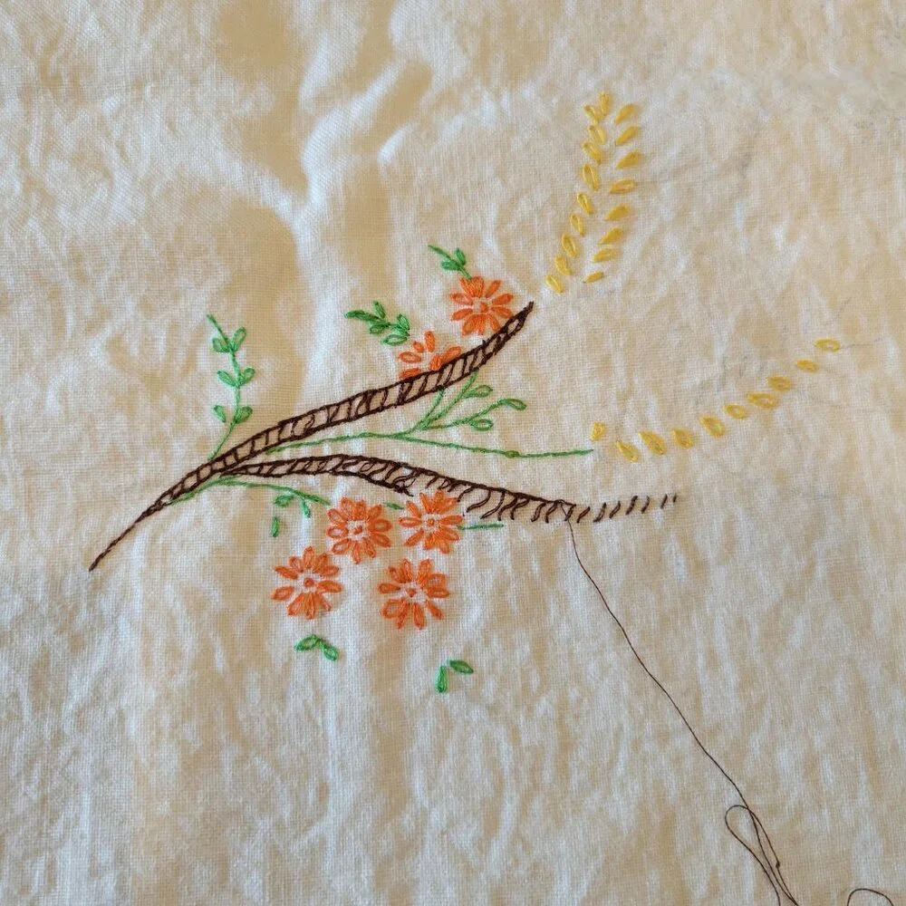 Vintage Cream Linen Tablecloth Unfinished Embroidery Project Scalloped Edges